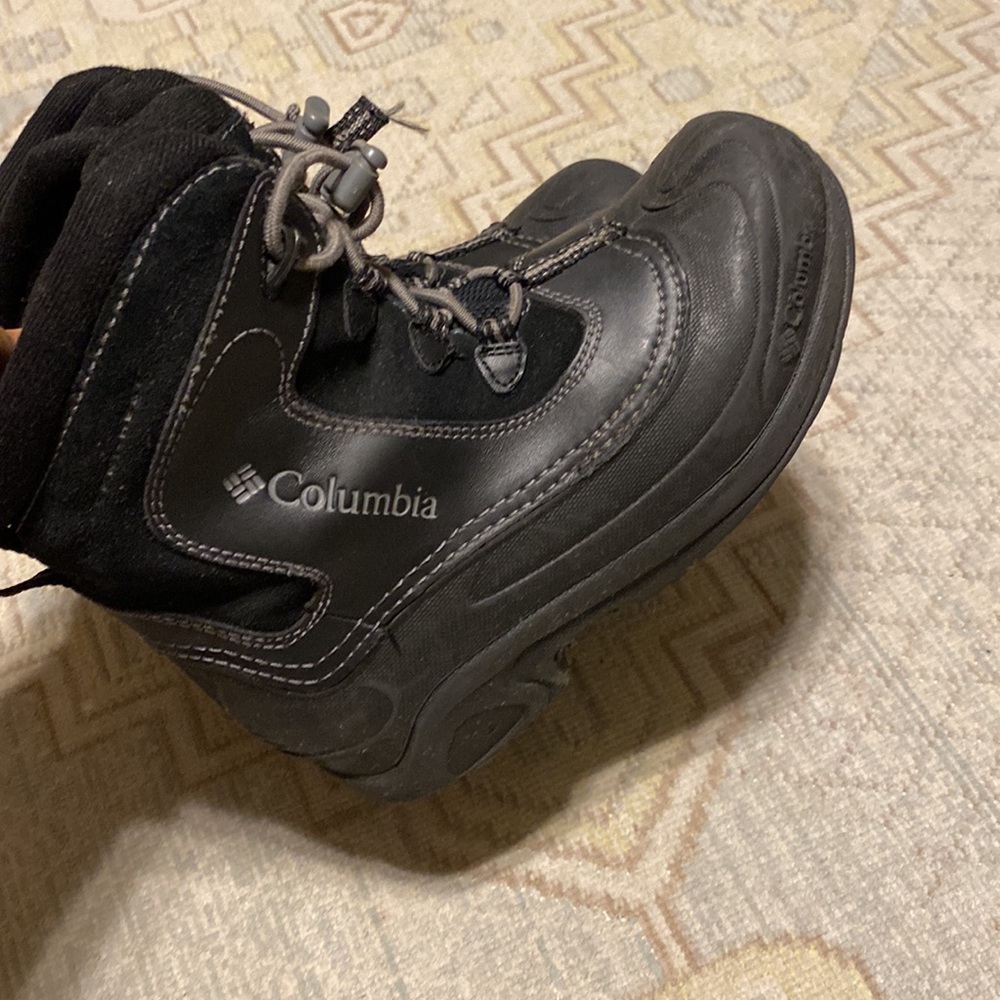 Columbia 200 grams BY 1287-010 bugaboot OMNI-HEAT WATERPROOF KIDS BOOTS SIZE 3